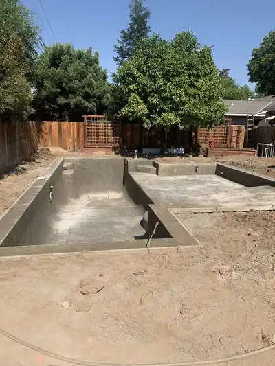 Custom pool built by H20 Pools in Modesto California