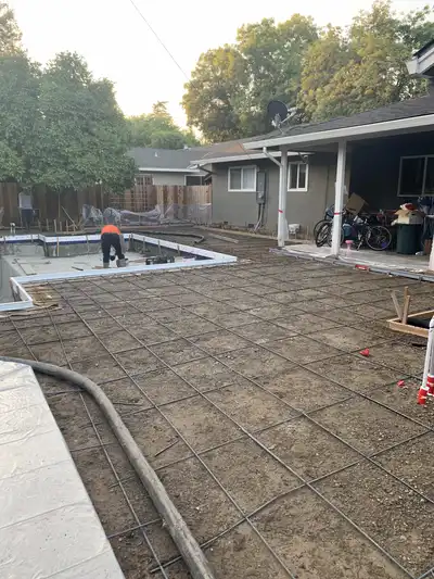 Custom pool built by H20 Pools in Modesto California