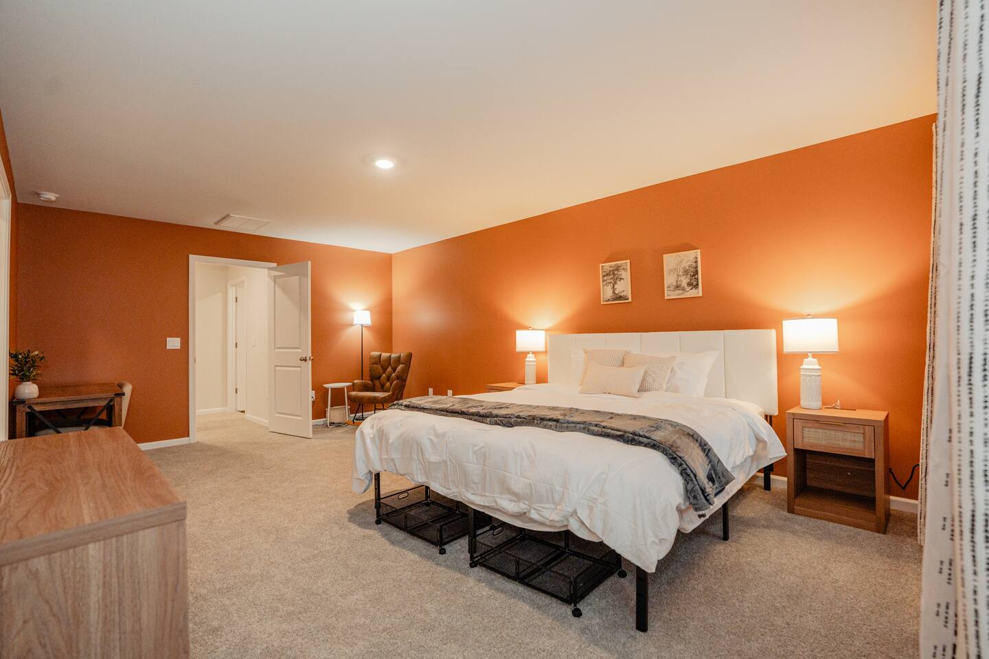 Fully furnished master bedroom for month-to-month stays and traveling professionals Fully furnished master bedroom for month-to-month stays and traveling professionals