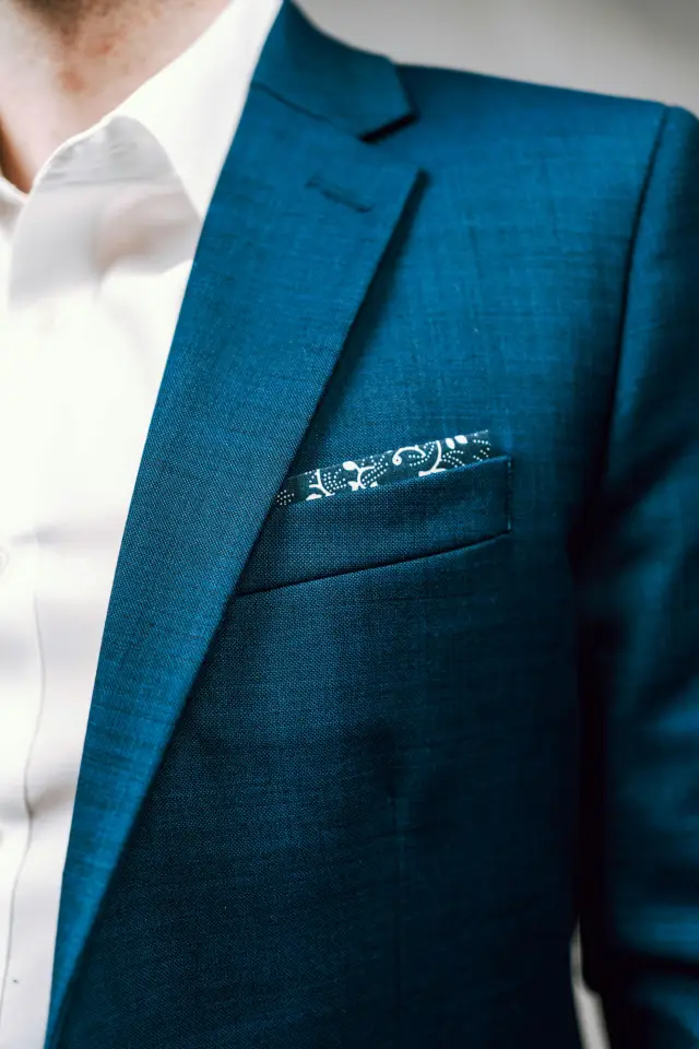 Shark Skin Men’s Suits: Men’s Professional Style Tips