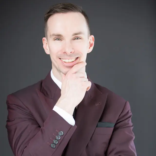 Wearing a Maroon Suit: Tips on what to wear with it