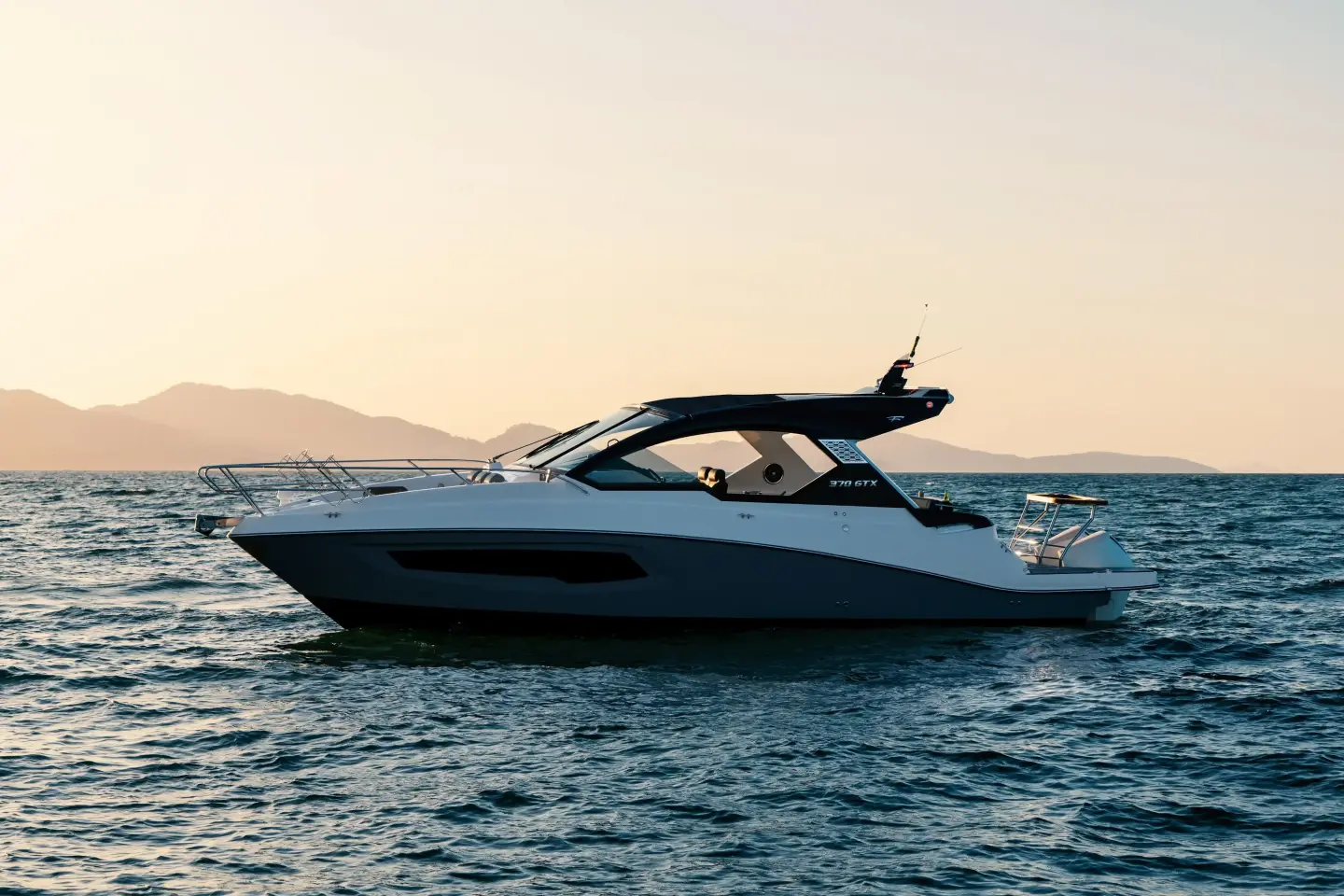 Yacht Serenity, Cartagena, Colombia (3)