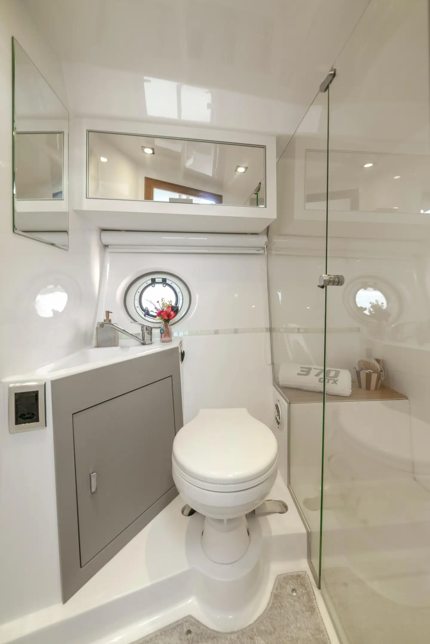 Yacht Serenity, Cartagena, Colombia (4)