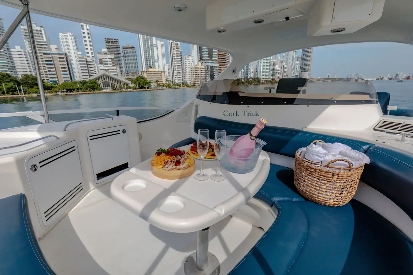 Yacht Sea Ray, Cartagena, Colombia (11)
