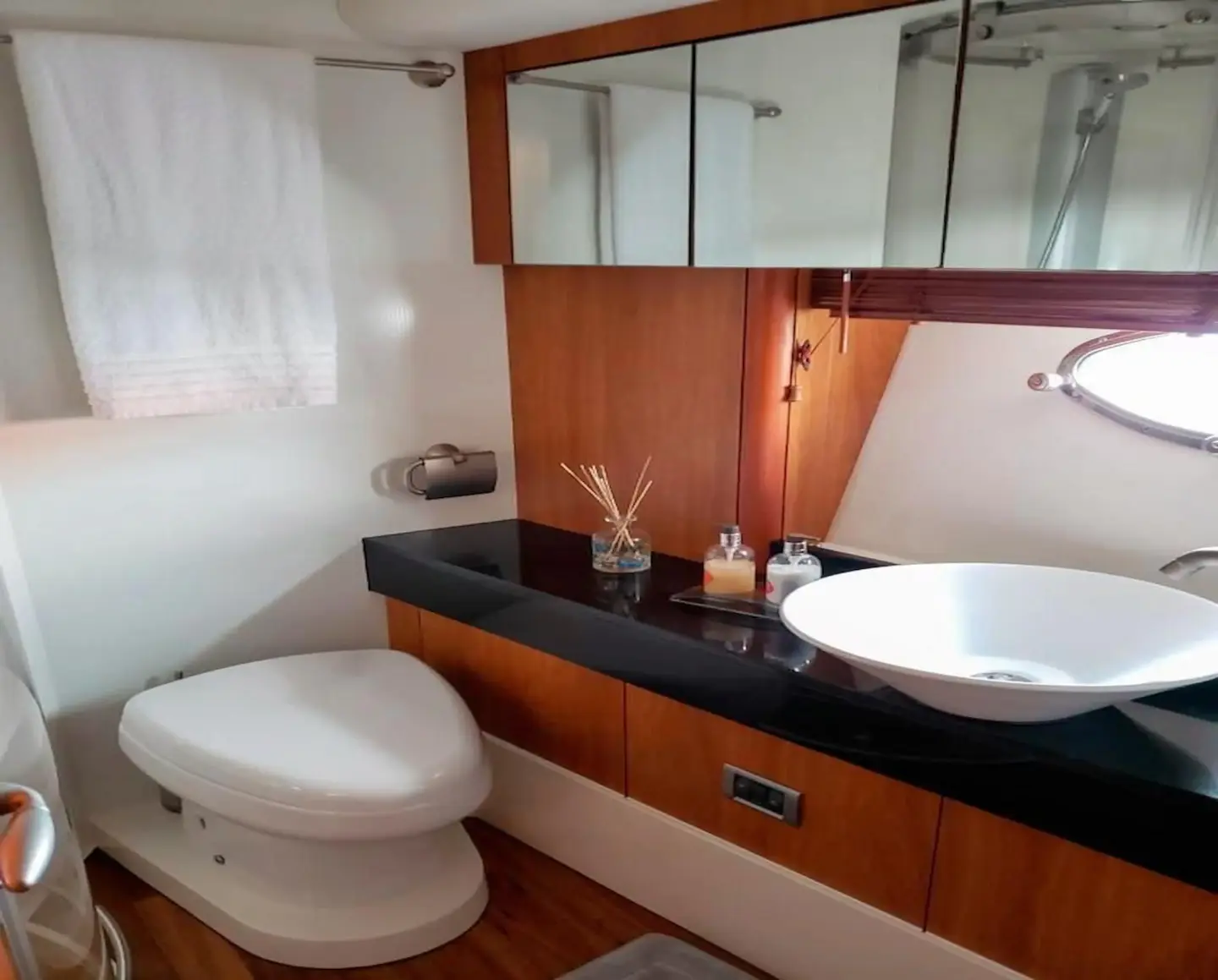 Yacht Sunseeker Predator 2, Cartagena, Colombia (9)