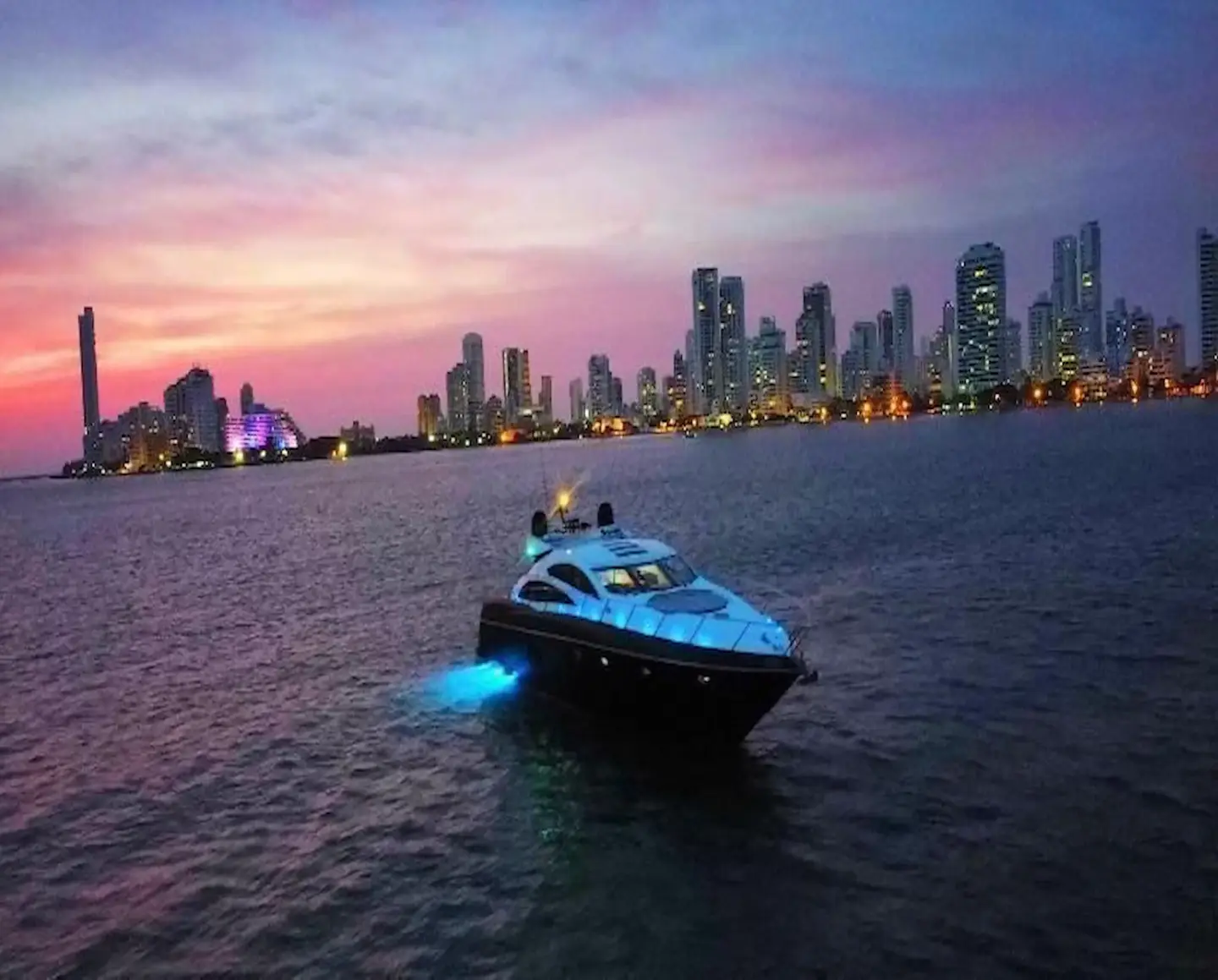 Yacht Sunseeker Predator 2, Cartagena, Colombia (5)