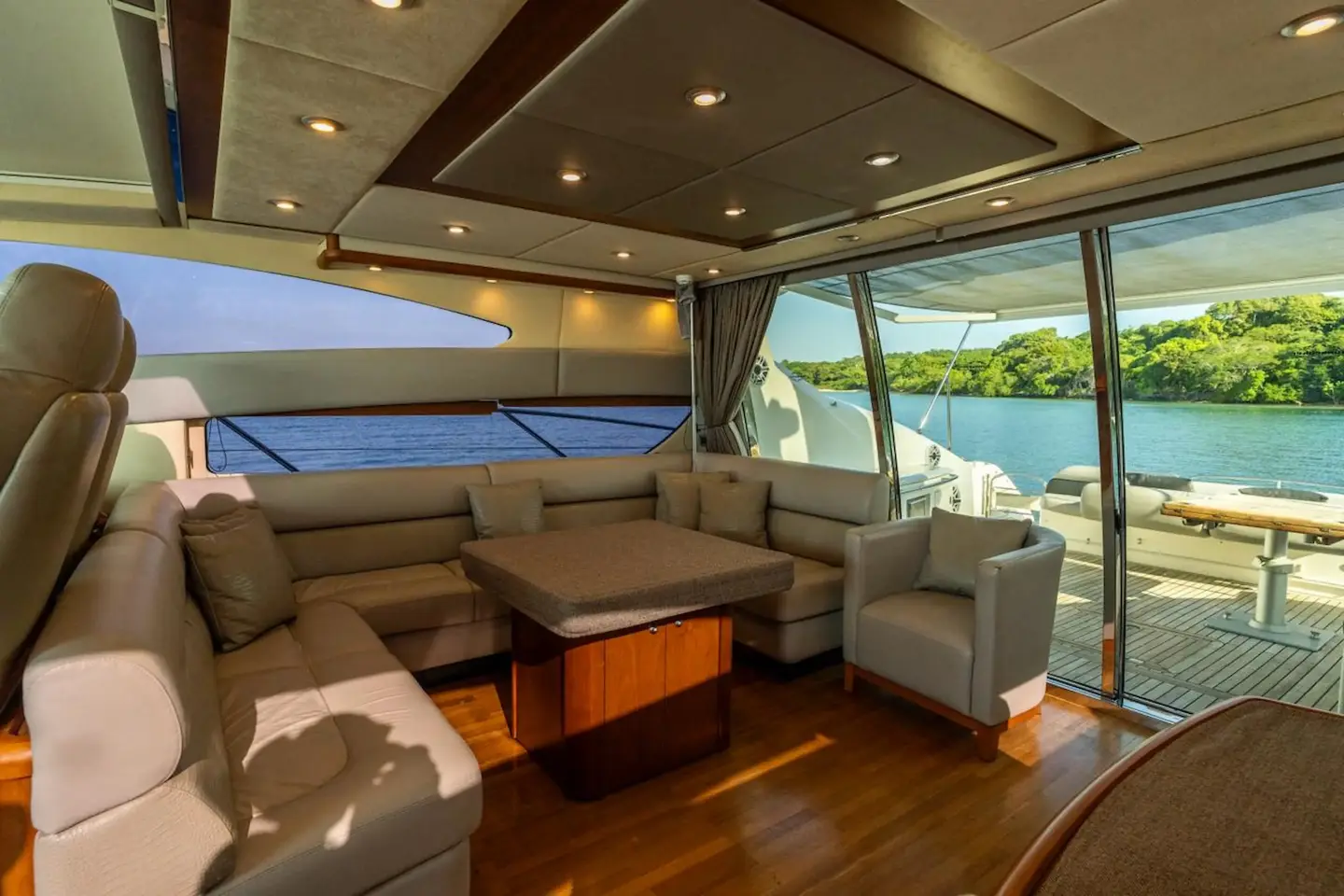 Yacht Sunseeker Predator 1, Cartagena, Colombia (7)