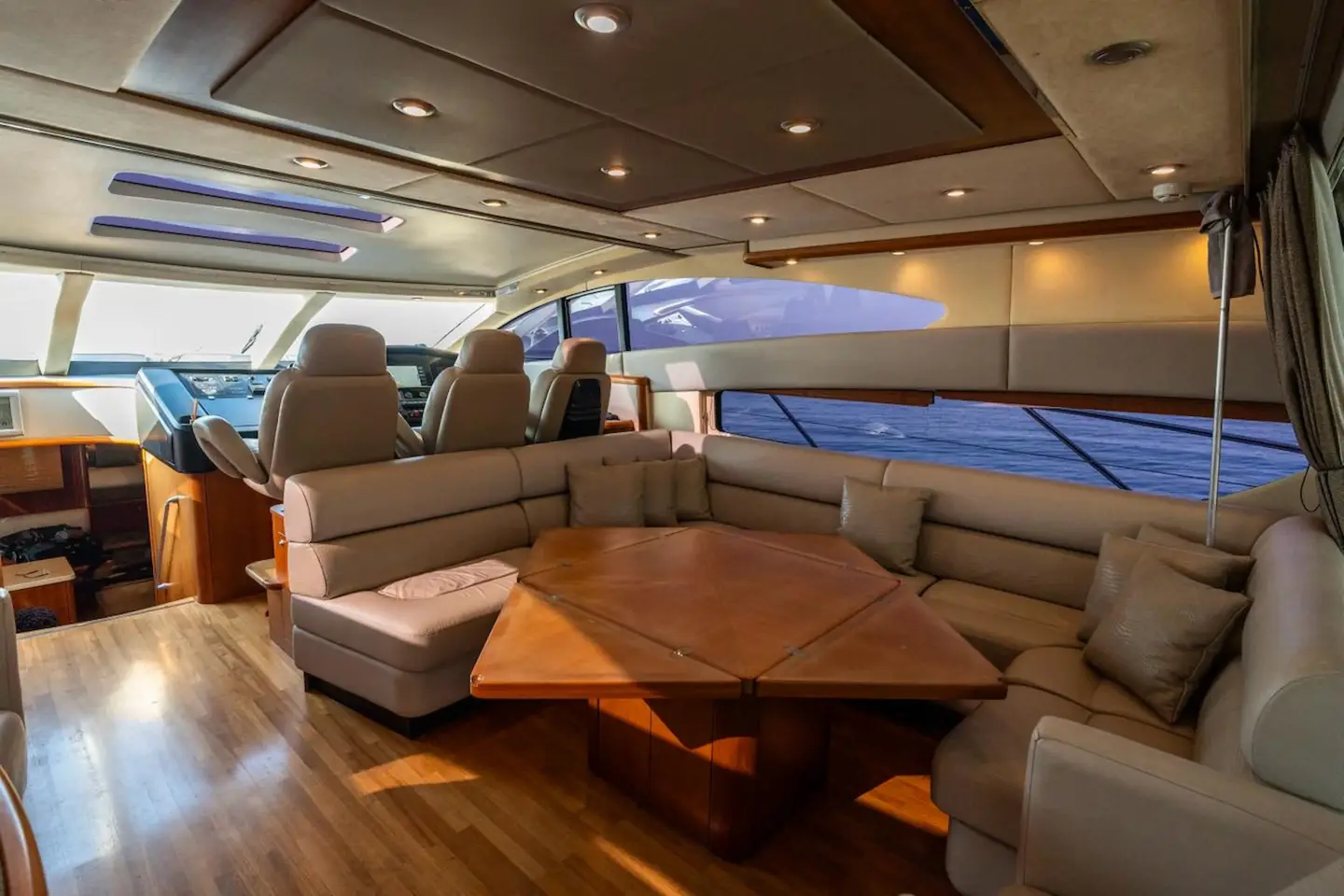Yacht Sunseeker Predator 1, Cartagena, Colombia (9)