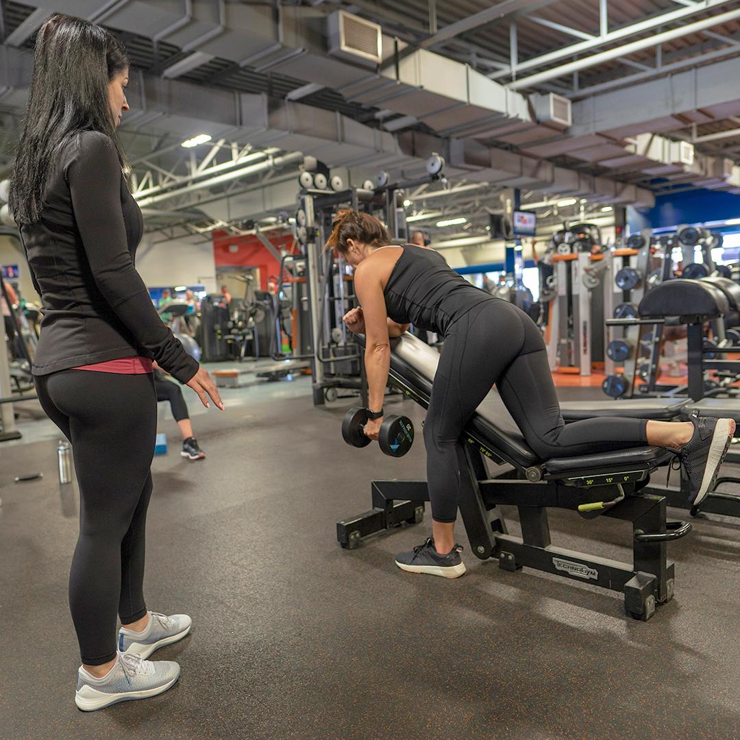 Head personal trainer Stephanie coaching a member