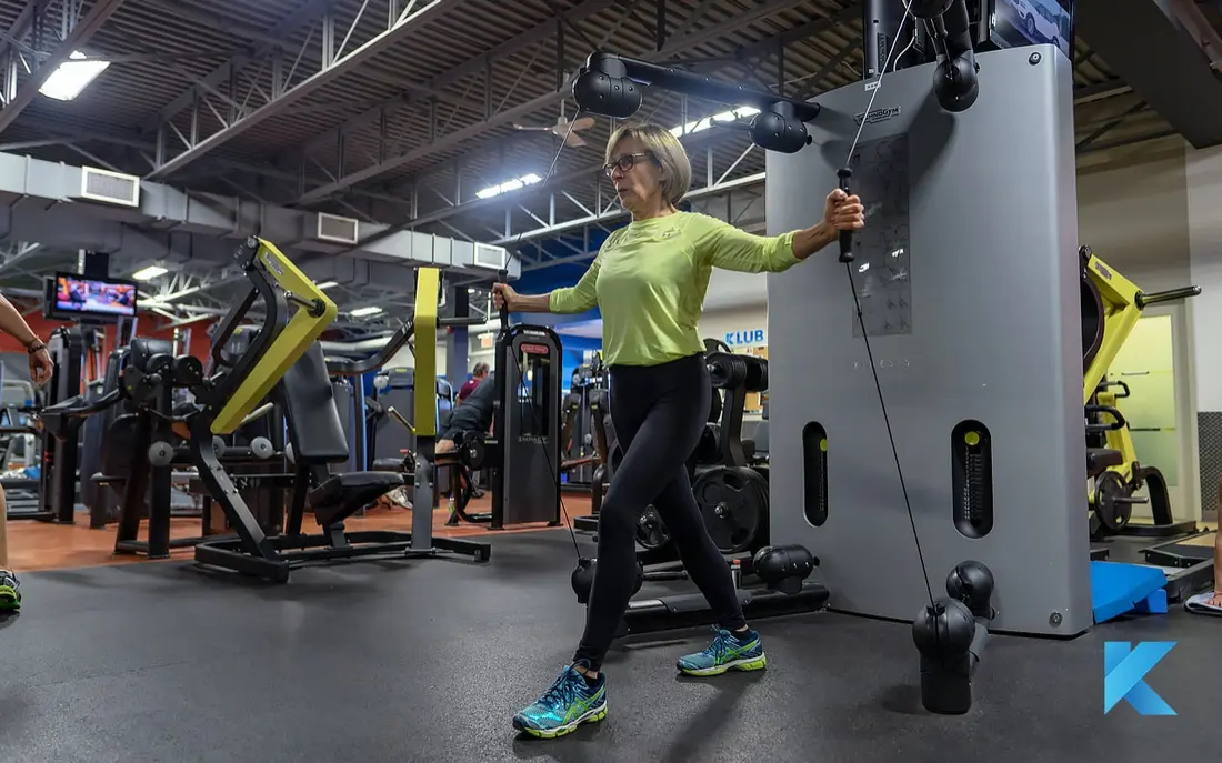 A member training on the Kinesis 360 cable system