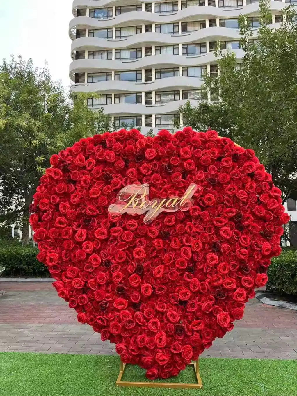 Heart Arch Stand