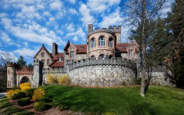 Stone castle building in Windham, New Hampshire