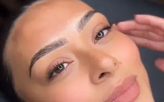 Brow Sculpt – réalisation Blush France Bordeaux