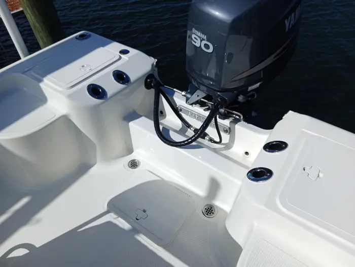 Clean transom and outboard after a maintenance visit