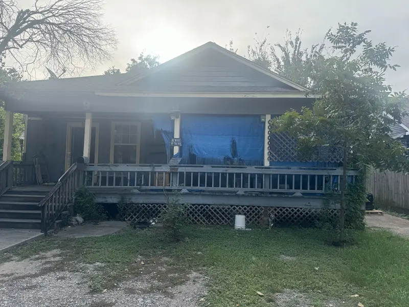 215 Delmar St: Before