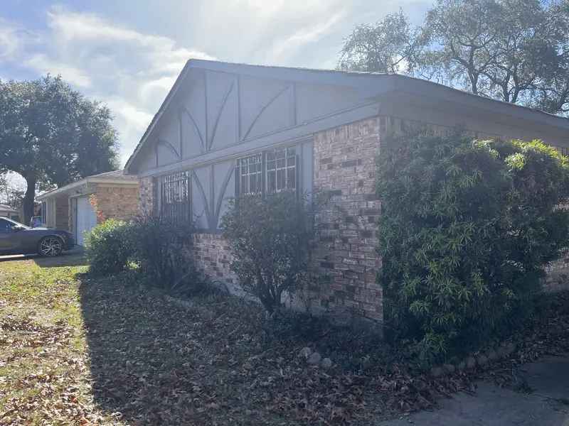8915 Glen Shadow Dr, Houston: Before