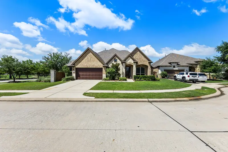 8914 Vineyard Valley Ct — Medium rehab