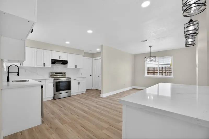 7807 Swallow Park Dr, Humble: After