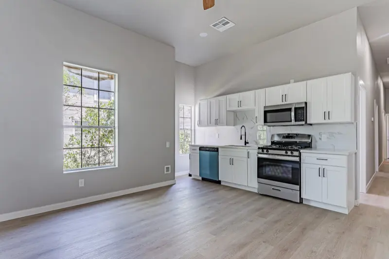 215 Delmar St: After