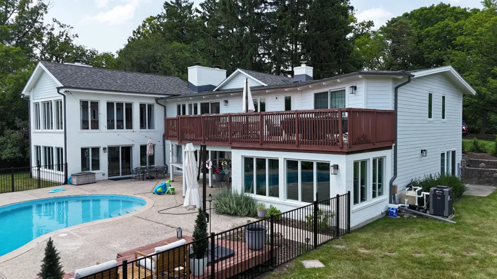 Arctic White James Hardie siding and trim in Bannockburn, IL