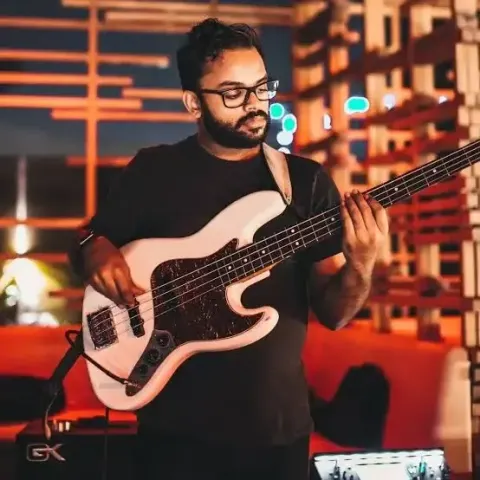 Anthony Muthurajah, guest instructor; electric bassist (Brand New Heavies, The Supremes, Jazz at Lincoln Center)