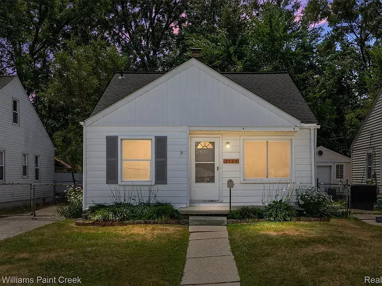 2164 Mapledale St, Ferndale, MI 48220
