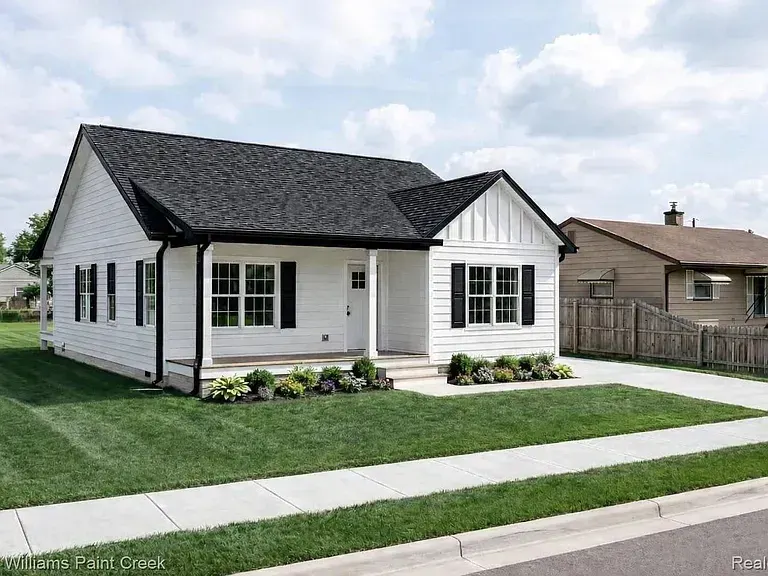 587 California Ave, Pontiac, MI 48341