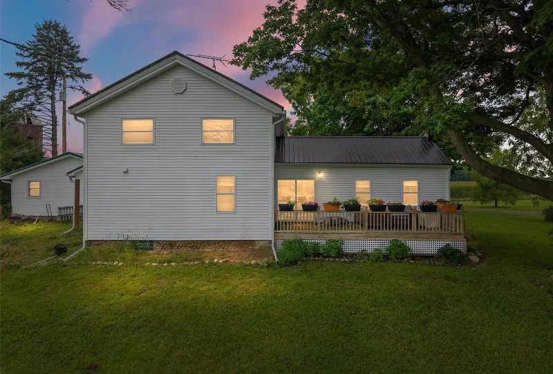 8950 Fowlerville Road N, Fowlerville, MI 48836