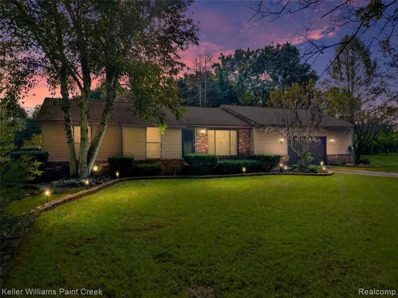 5077 Pinckney Rd, Marion Township, Howell, MI 48843
