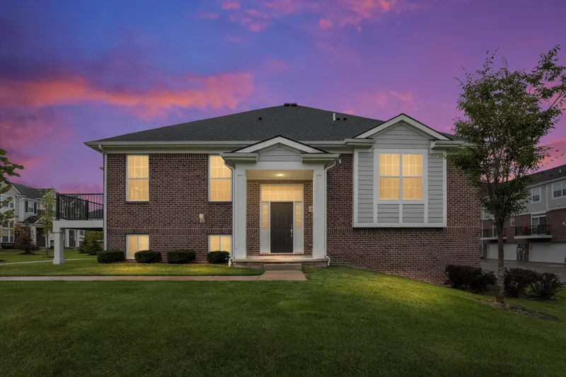 49555 Lantern Way, Canton, MI 48188