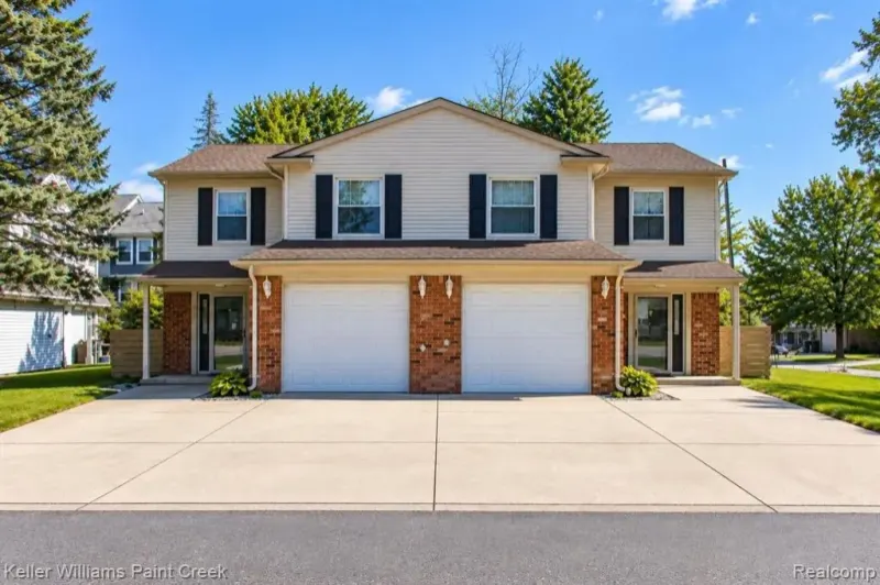 5904 Niles Dr, Troy, MI 48098