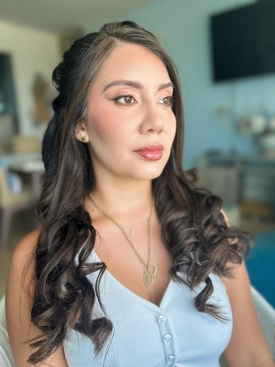 Peinado en ondas realizado por Yamile Pachón