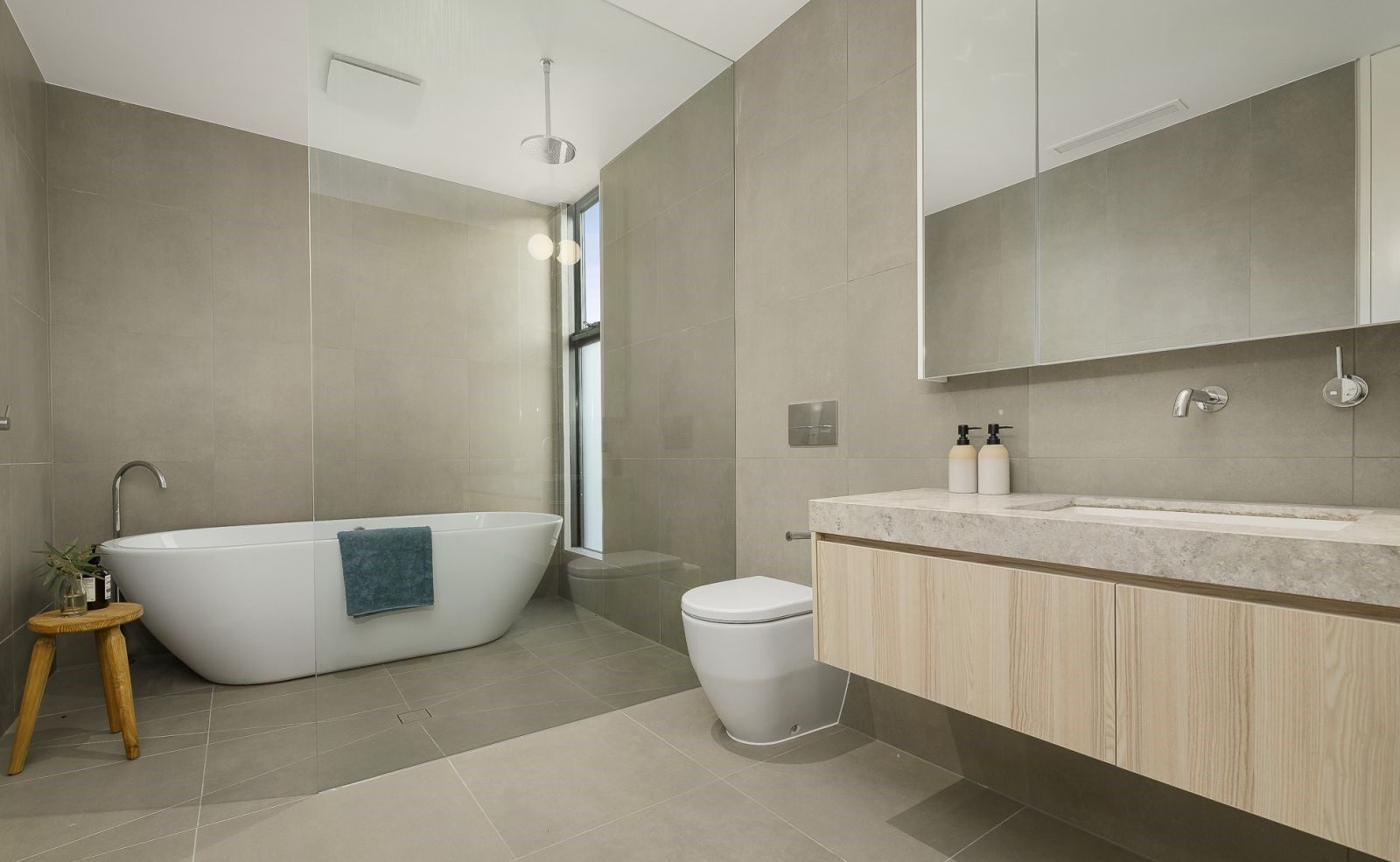 Main bathroom