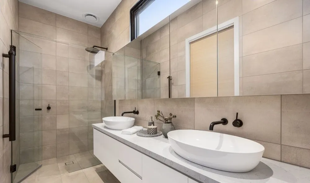 Ensuite