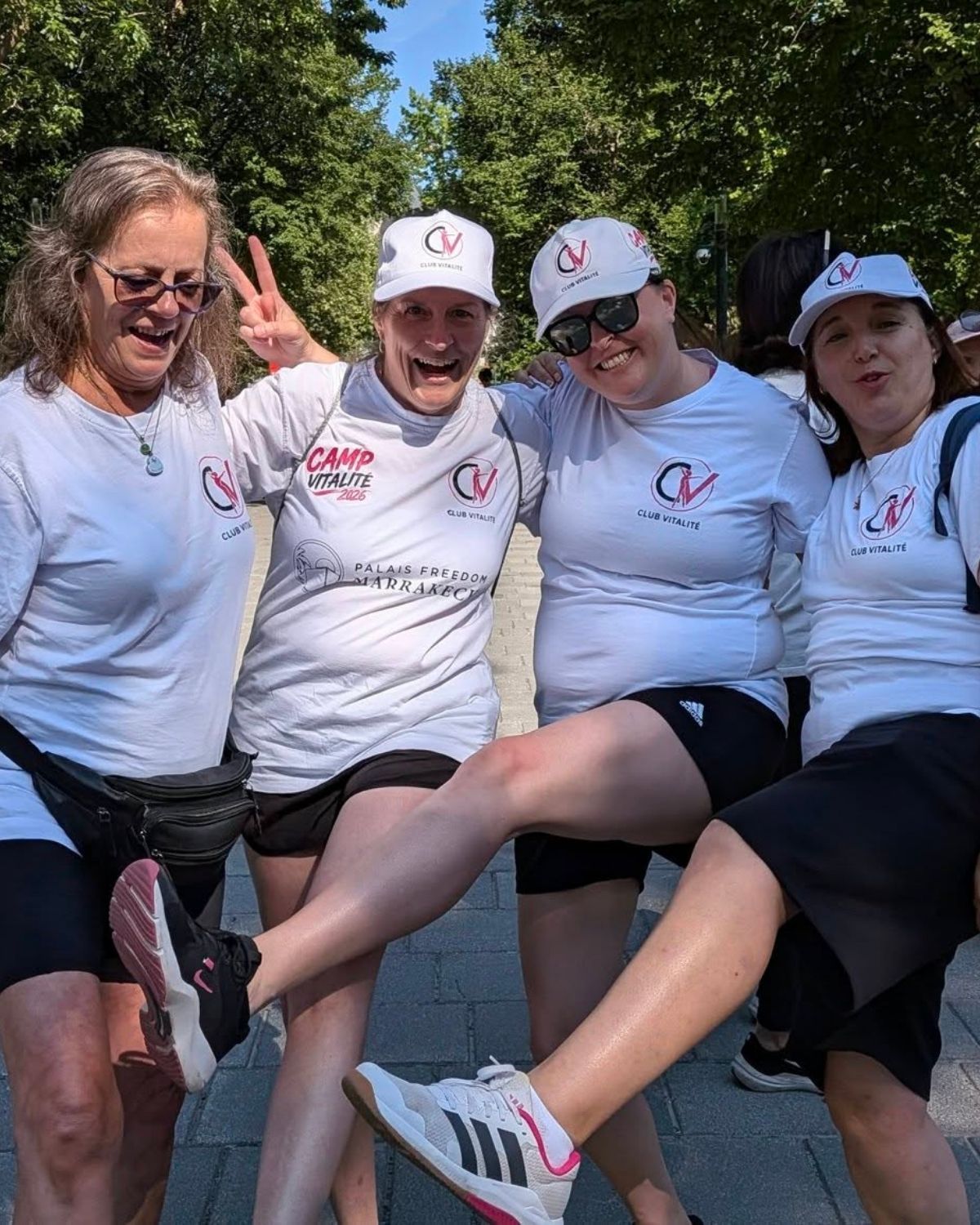 La communauté du Club Vitalité réunie et souriante