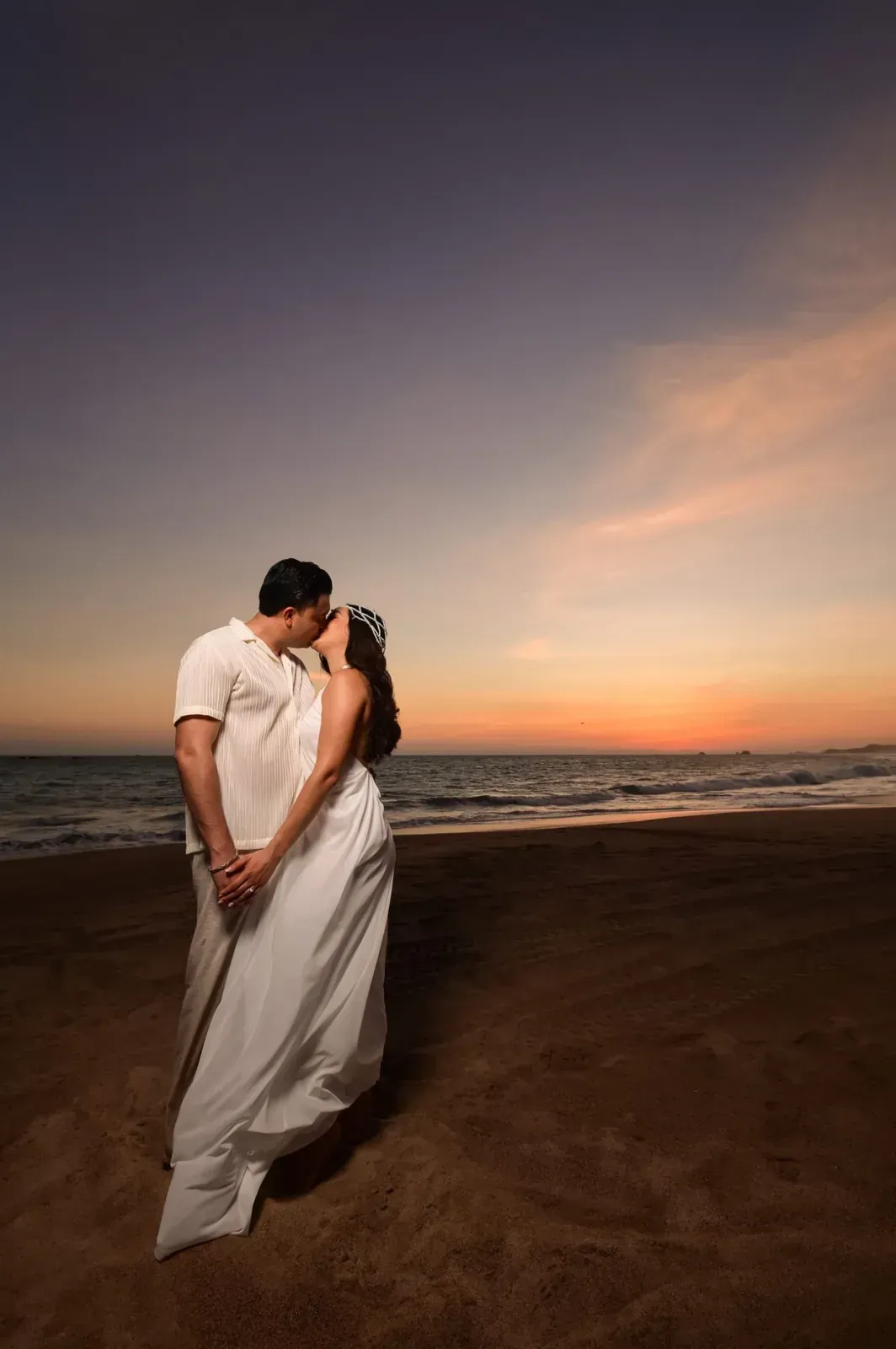 Isamar y Brian en la playa