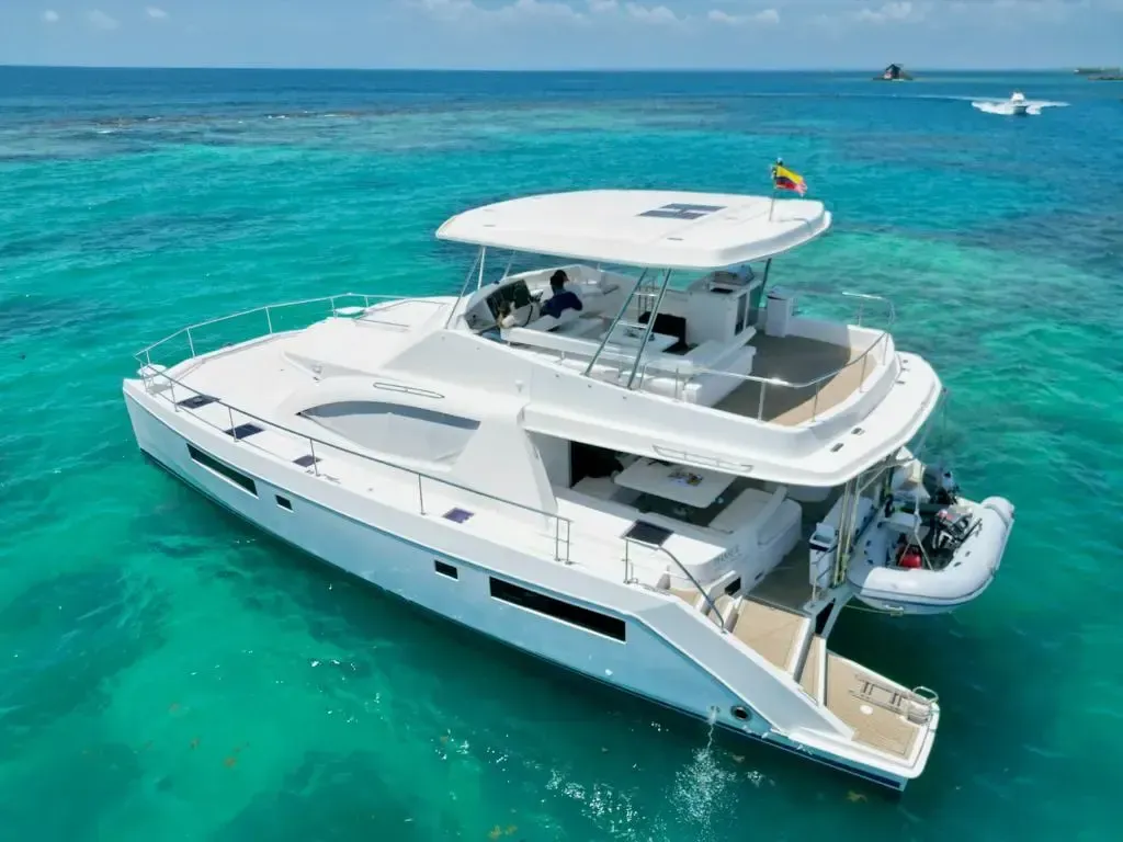 Catamaran Powercat 2, Cartagena, Colombia