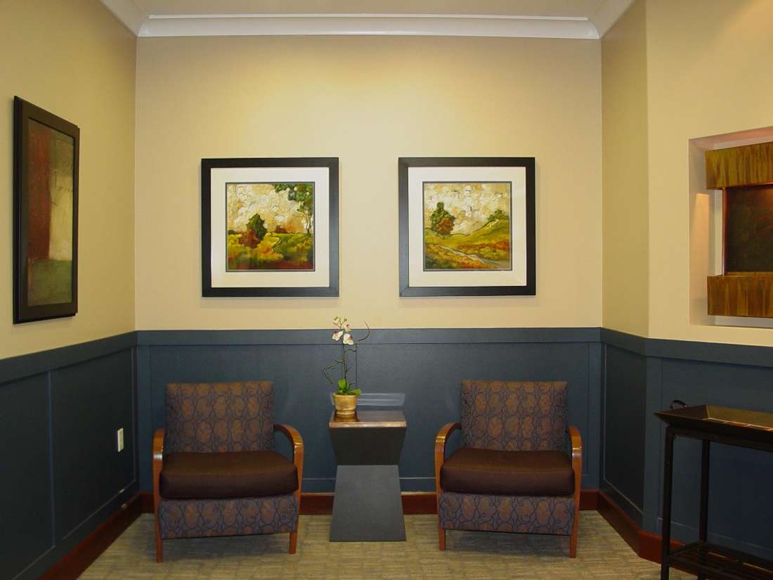 Waiting area at James Lin DMD
