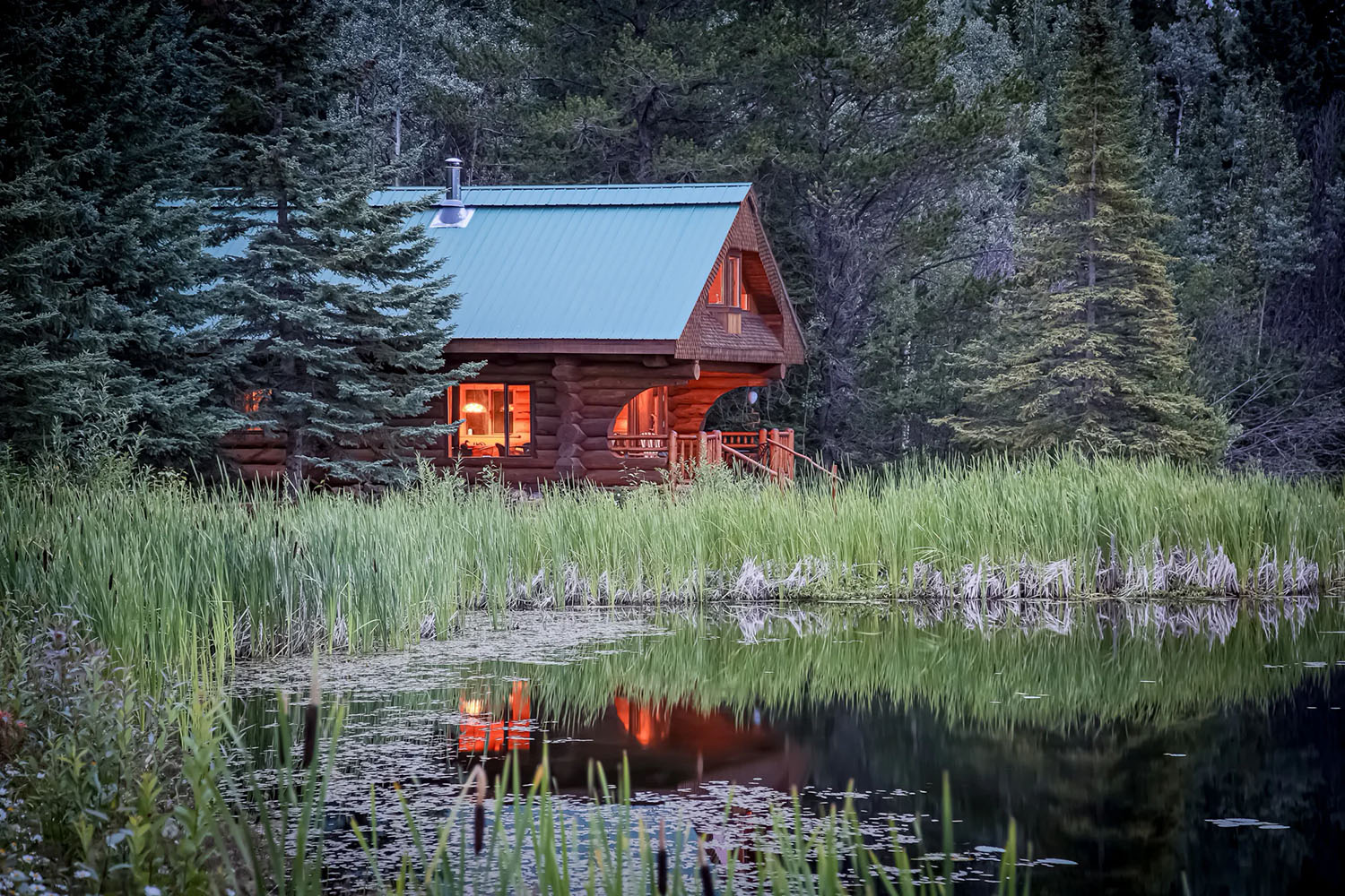 Lake Cabin and estate aerial
