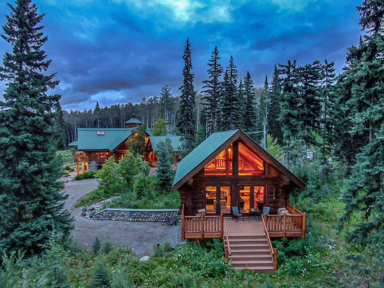 River Cabin exterior