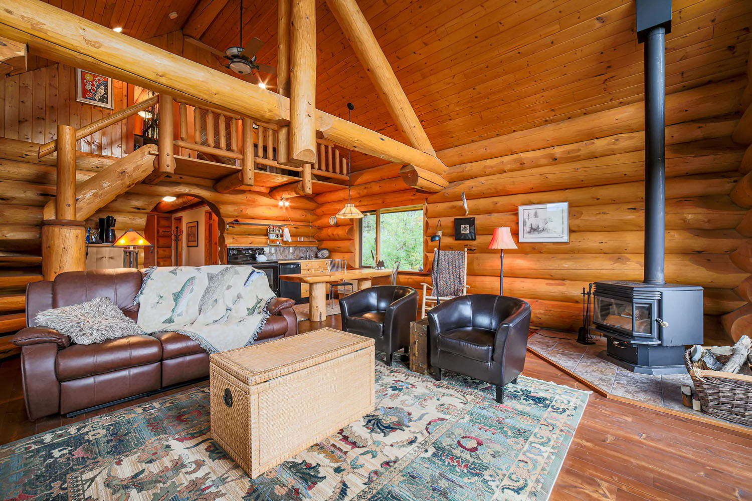 Living and dining area in River Cabin