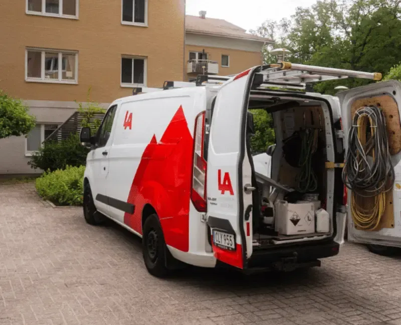 LA Takvård servicebil
