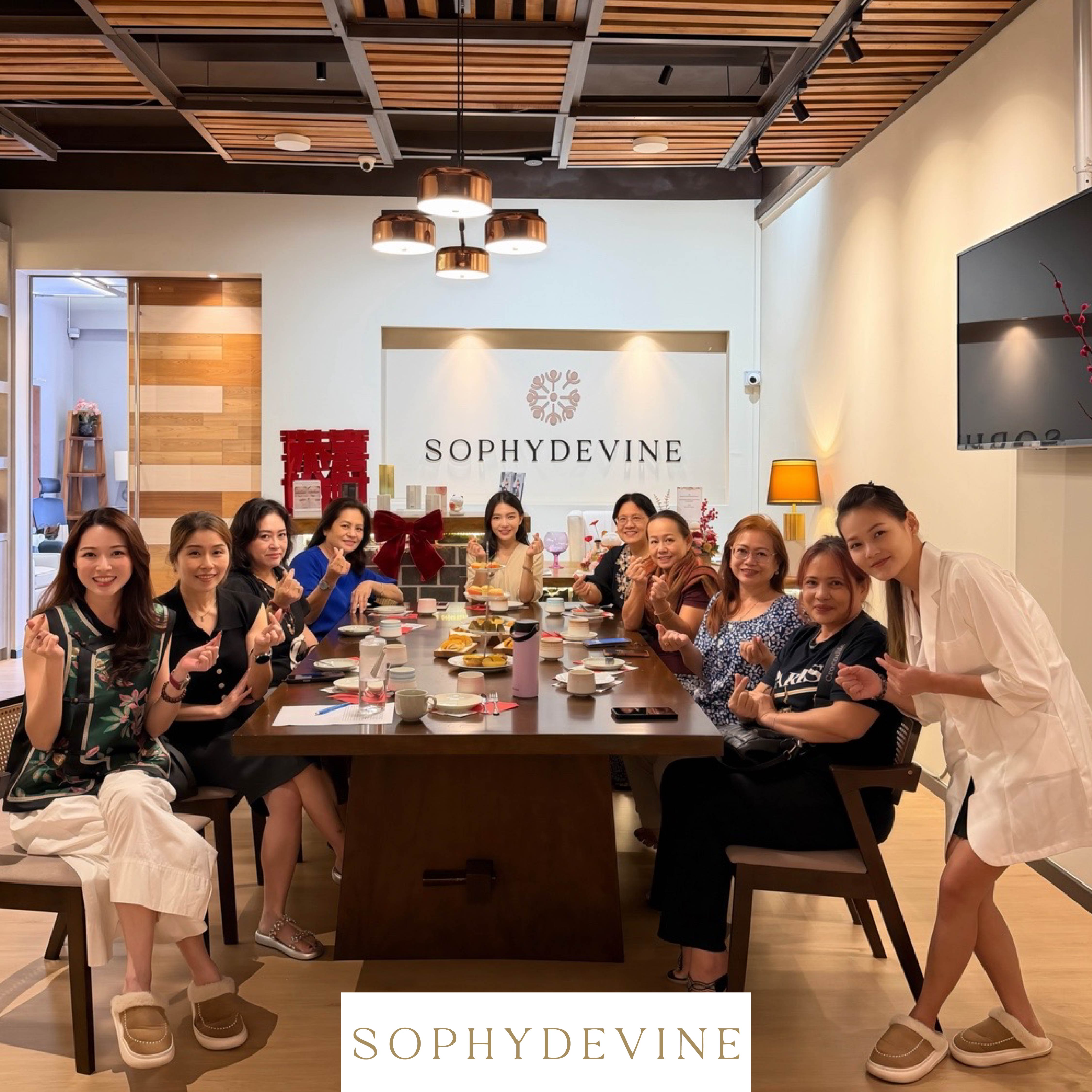 SOPHYDEVINE offline gathering group photo