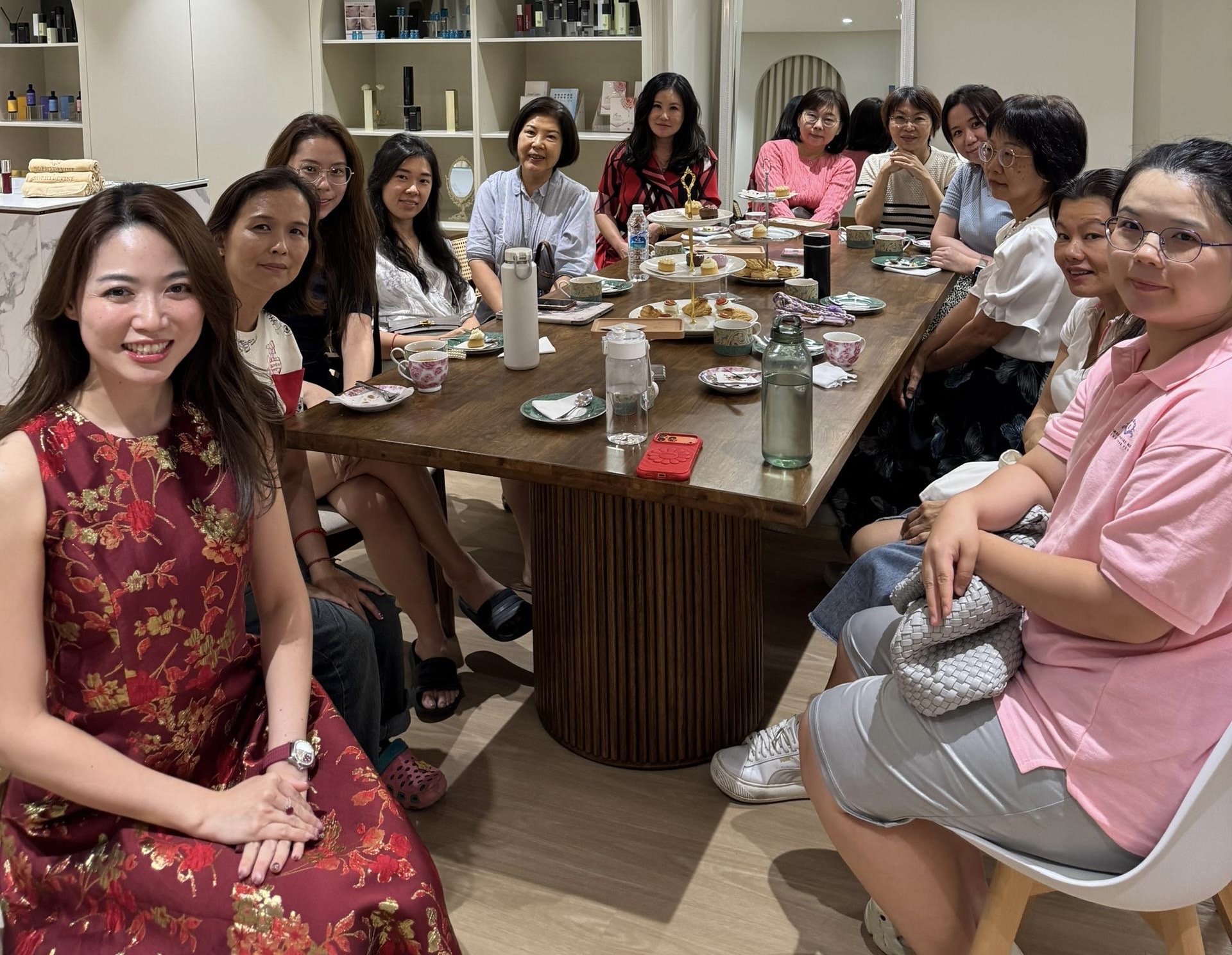 Sophydevine 女性社群现场氛围