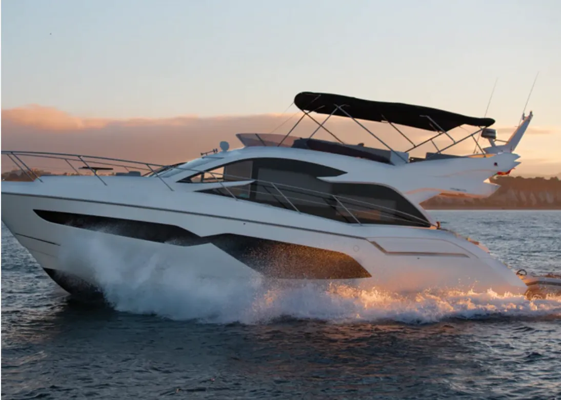 Luxury yacht cruising in Cabo