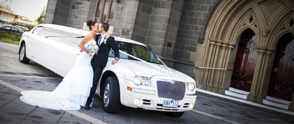 Chicago wedding stretch limousine