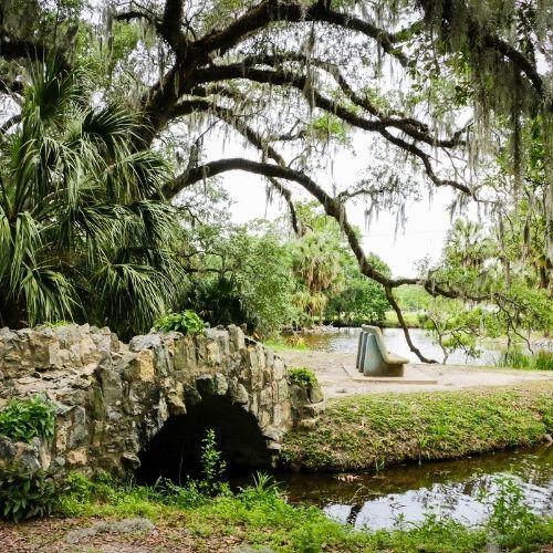 image of new orleans garden district