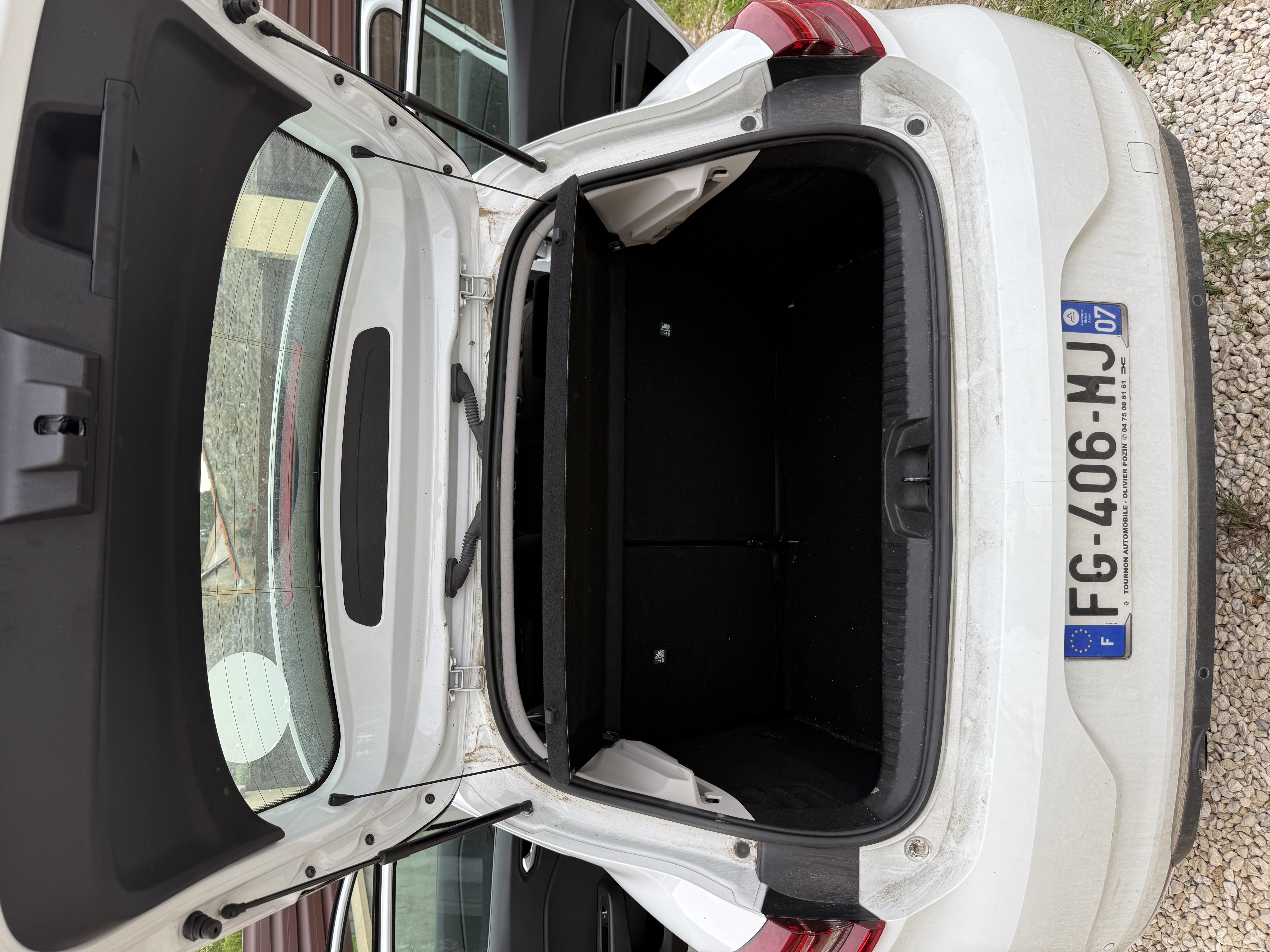 Nettoyage voiture à domicile à Tournon-sur-Rhône