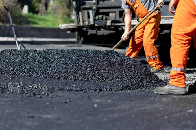 Bristol Asphalt Install asphalt in Driveway
