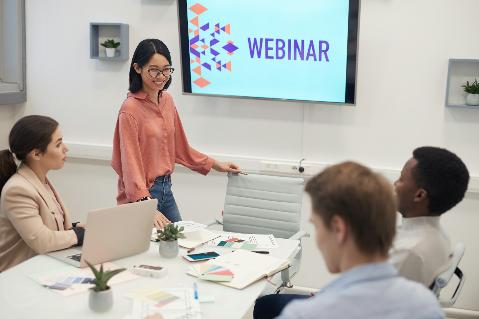 How to Build an Evergreen Webinar Calendar That Actually Works